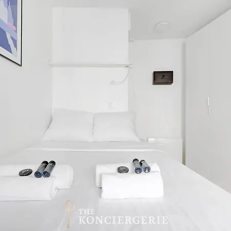 Elegant Quartier Montmartre Apartment Paris